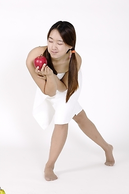 포토 JPG 스튜디오촬영 전신 모델 라이프스타일 긴머리 웰빙 여자 포즈 과일 모션 생머리 양갈래머리 입모양 휴식 실내 건강 허리숙이기 한명 서기 들기 사람 손짓 20대 성인 옆모습 수건 귀여움 눈감음 목욕 한국인 사과 목욕타월 갈래머리 여자만 여자한명만 성인여자만 청년만 청년여자만 성인한명만 청년여자한명만 성인여자한명만 성인만 국내포토 모양 1 헤어스타일 뷰포인트 컨셉 숙이기 동양인 청년 내부 생활 위생용품 청결 입 파일형식