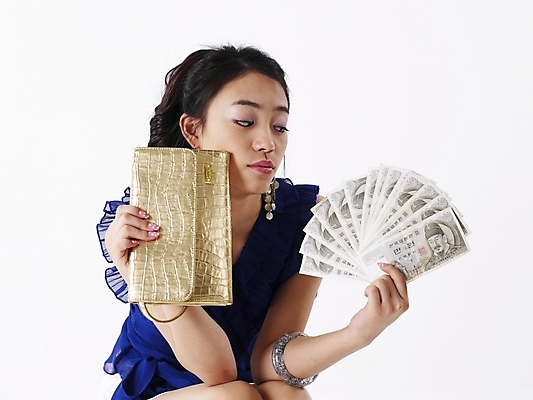 포토 스튜디오촬영 여자 포즈 지폐 돈 가방 실내 표정 한명 누끼 사람 상반신 20대 성인 가로 금융 경제 파란색 한국인 핸드백 금색 흰색 여자만 여자한명만 성인여자만 청년만 청년여자만 성인한명만 청년여자한명만 성인여자한명만 성인만 국내포토 1 잡화 컬러 동양인 청년 내부 재산 파일형식