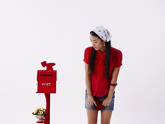 포토 JPG 스튜디오촬영 여자 꽃 화분 포즈 실내 표정 두건 사랑 한명 누끼 사람 상반신 20대 성인 가로 빨간색 치마 노란색 한국인 우체통 미니스커트 하트 여자만 여자한명만 성인여자만 청년만 청년여자만 성인한명만 청년여자한명만 성인여자한명만 성인만 국내포토 모양 식물 1 감정 컬러 하의 동양인 청년 내부 파일형식