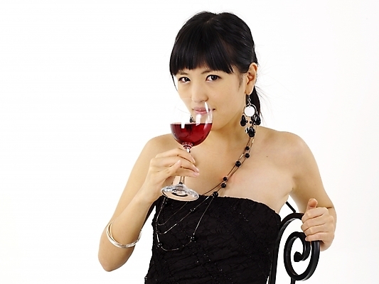 포토 JPG 스튜디오촬영 모델 드레스 원피스 여자 포즈 의자 실내 한명 누끼 사람 앉기 상반신 20대 성인 가로 와인 검은색 한국인 여자만 여자한명만 성인여자만 청년만 청년여자만 성인한명만 청년여자한명만 성인여자한명만 성인만 국내포토 1 옷 컬러 가구 모션 주류 동양인 청년 내부 파일형식