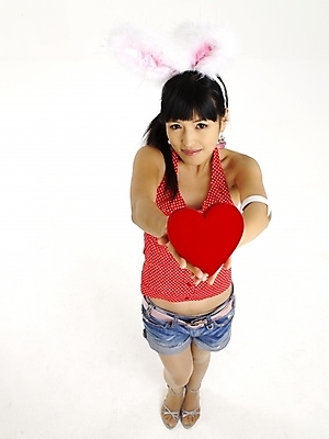 포토 JPG 스튜디오촬영 전신 모델 여자 구두 포즈 반바지 실내 사랑 한명 누끼 사람 이벤트 20대 성인 빨간색 세로 하이앵글 한국인 하트 머리띠 하이힐 토끼머리띠 여자만 여자한명만 성인여자만 청년만 청년여자만 성인한명만 청년여자한명만 성인여자한명만 성인만 국내포토 모양 1 감정 뷰포인트 컬러 신발 장신구 바지 동양인 청년 내부 여성화 파일형식