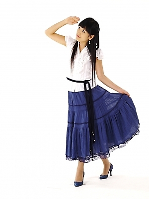 포토 JPG 스튜디오촬영 전신 모델 긴머리 여자 구두 포즈 실내 한명 누끼 사람 손짓 20대 성인 세로 치마 한국인 흰색 남색 여자만 여자한명만 성인여자만 청년만 청년여자만 성인한명만 청년여자한명만 성인여자한명만 성인만 국내포토 1 헤어스타일 컬러 신발 모션 하의 동양인 청년 내부 파일형식