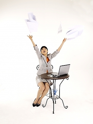 포토 JPG 스튜디오촬영 전신 모델 여자 구두 포즈 의자 비즈니스 탁자 날리기 실내 한명 사람 정장 20대 성인 세로 노트북 치마 한국인 업무 직장인 비즈니스우먼 작업실 문서 여자만 여자한명만 성인여자만 청년만 청년여자만 성인한명만 청년여자한명만 성인여자한명만 성인만 국내포토 직업 1 옷 가구 신발 모션 하의 동양인 청년 내부 전자제품 작업 파일형식