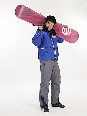 포토 JPG 스튜디오촬영 전신 남자 스포츠 겨울스포츠 실내 한명 누끼 사람 20대 레포츠 파란색 청춘 한국인 스노우보드 스키복 남자만 남자한명만 성인남자만 청년만 청년남자만 청년남자한명만 성인한명만 성인남자한명만 성인만 국내포토 1 옷 컬러 컨셉 레저 스키 동양인 청년 내부 보드_스포츠 파일형식