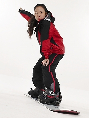 포토 JPG 스튜디오촬영 전신 여자 스포츠 포즈 겨울스포츠 실내 한명 누끼 사람 20대 빨간색 레포츠 청춘 검은색 한국인 스노우보드 스키복 여자만 여자한명만 성인여자만 청년만 청년여자만 성인한명만 청년여자한명만 성인여자한명만 성인만 국내포토 1 옷 컬러 컨셉 레저 스키 동양인 청년 내부 보드_스포츠 파일형식