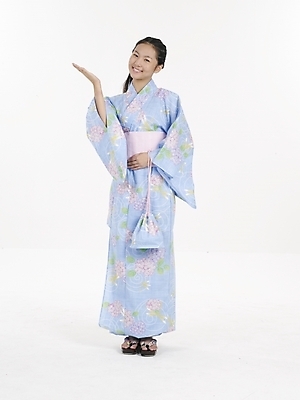 포토 JPG 스튜디오촬영 전신 외국인 모델 여자 외국문화 포즈 일본문화 실내 표정 한명 누끼 사람 동양인 세로 전통의상 기모노 여자만 여자한명만 국내포토 1 동양문화 전통 문화 인종 내부 일본전통의상 파일형식