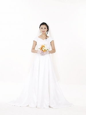 포토 JPG 스튜디오촬영 전신 드레스 여자 신부 웨딩드레스 결혼 실내 한명 누끼 사람 20대 성인 세로 한국인 흰색 여자만 여자한명만 성인여자만 청년만 청년여자만 성인한명만 청년여자한명만 성인여자한명만 성인만 국내포토 1 옷 컬러 동양인 이벤트 청년 내부 파일형식