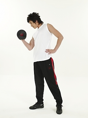 포토 JPG 스튜디오촬영 전신 남자 포즈 실내 건강 한명 누끼 사람 20대 성인 세로 운동복 운동 헬스 아령 한국인 남자만 남자한명만 성인남자만 청년만 청년남자만 청년남자한명만 성인한명만 성인남자한명만 성인만 국내포토 1 옷 동양인 청년 내부 파일형식