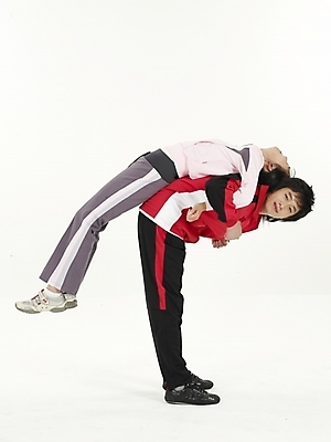 포토 JPG 스튜디오촬영 전신 여자 남자 포즈 실내 건강 누끼 사람 20대 성인 두명 세로 운동복 운동 스트레칭 한국인 체조 청년만 성인만 국내포토 옷 동양인 청년 내부 파일형식