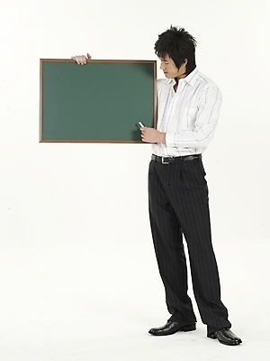 포토 JPG 스튜디오촬영 전신 남자 비즈니스 실내 한명 누끼 사람 20대 성인 세로 칠판 한국인 직장인 비즈니스맨 남자만 남자한명만 성인남자만 청년만 청년남자만 청년남자한명만 성인한명만 성인남자한명만 성인만 국내포토 직업 1 동양인 청년 내부 파일형식