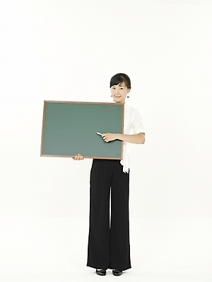 포토 JPG 스튜디오촬영 전신 여자 비즈니스 실내 한명 누끼 사람 20대 성인 세로 칠판 한국인 판넬 직장인 비즈니스우먼 여자만 여자한명만 성인여자만 청년만 청년여자만 성인한명만 청년여자한명만 성인여자한명만 성인만 국내포토 직업 1 동양인 청년 내부 파일형식