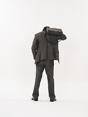 포토 JPG 스튜디오촬영 전신 남자 가방 비즈니스 스트레스 실내 피곤 한명 누끼 사람 20대 성인 뒷모습 세로 한국인 직장인 비즈니스맨 남자만 남자한명만 성인남자만 청년만 청년남자만 청년남자한명만 성인한명만 성인남자한명만 성인만 국내포토 직업 1 잡화 뷰포인트 컨셉 동양인 청년 내부 파일형식