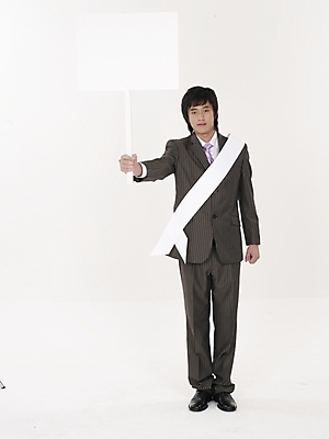 포토 JPG 스튜디오촬영 전신 남자 실내 한명 누끼 사람 20대 성인 세로 팻말 한국인 선거 사회이슈 어깨띠 선거활동 남자만 남자한명만 성인남자만 청년만 청년남자만 청년남자한명만 성인한명만 성인남자한명만 성인만 국내포토 1 컨셉 프레임 동양인 청년 내부 민주주의 파일형식