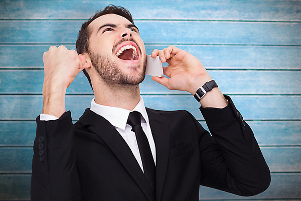 포토 JPG 해외이미지 백인 남자 행복 응원 성공 넥타이 직장 한명 서기 정장 손짓 20대 컴퓨터그래픽 파란색 스마트폰 사무실 디지털 비즈니스맨 무선전화기 스마트 질감 스타일 해외202004 해외포토 서양인 1 잡화 옷 감정 컬러 컨셉 회사 비즈니스 모션 사람 청년 그래픽 핸드폰 스마트기기 직장인 전화기 파일형식