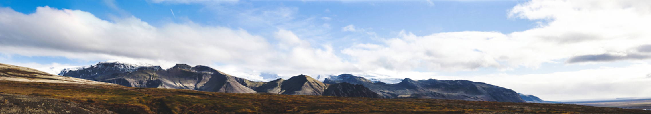 포토 JPG 해외이미지 구름 유럽 여행 자연 하늘 산 파노라마 아이슬란드 풍경 사람없음 야외 초록색 물 여름 햇빛 힘 침묵 활발 하이킹 바위 전원 황무지 보호 언덕 빙하 화산 지역 용암 북쪽 지열 해외202004 해외포토 자연요소 계절 나라 컬러 컨셉 레저 촬영기법 태양 소리 돌_바위 전기에너지 방향 생태계 파일형식