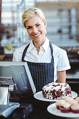 포토 JPG 해외이미지 백인 라이프스타일 여자 행복 커피 음식 비즈니스 청소년 노동자 한명 서기 20대 상점 식당 앞치마 카페 빵집 계산기 업무 종업원 웨이터 계산대 직원 서비스 카페테리아 주인 해외202004 해외포토 서양인 직업 1 감정 음료 모션 문구용품 사람 청년 생활 장비 작업 파일형식