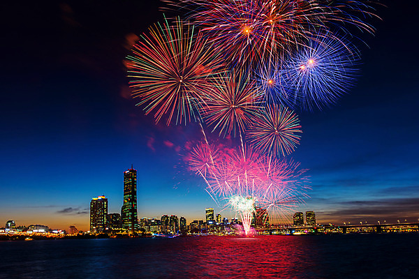 포토 JPG 해외이미지 여행 휴가 서울 한국 폭죽 사람없음 강 컬러풀 축제 도시 야간 남쪽 해외202004 해외포토 자연요소 아시아 컬러 방향 파일형식