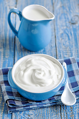 포토 JPG 해외이미지 접시 음식 다이어트 재료 탁자 치즈 건강 요리 사람없음 목재 파란색 주방 숟가락 우유 흰색 시골 신선 사발 상품 크림 요거트 내추럴 무스 바이오 요구르트 크림치즈 핸드메이드 맛있는 해외202004 해외포토 나무 식기 컬러 가구 유제품 수저 사기그릇 파일형식