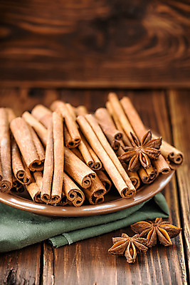 포토 JPG 해외이미지 음식 백그라운드 재료 탁자 요리 사람없음 갈색 주방 조미료 막대기 달콤 향신료 향료 향 시나몬 해외202004 해외포토 컬러 가구 맛 향기 냄새 향미료 파일형식