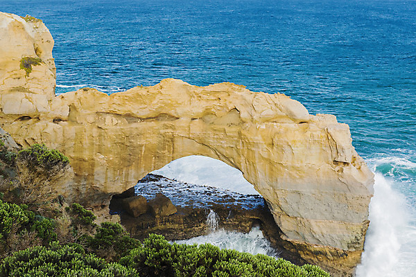 포토 JPG 해외이미지 모래 파도 바다 자연 휴가 풍경 해변 사람없음 야외 물 파란색 여행객 호주 아치 석회암 전국 해외202004 해외포토 자연요소 컬러 사람 암석 오세아니아 생태계 파일형식