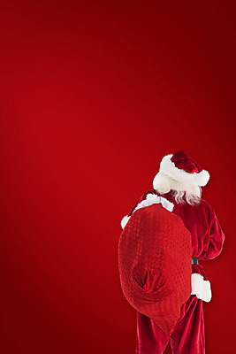 포토 JPG 해외이미지 노년 남자 크리스마스 한명 들기 상반신 뒷모습 빨간색 산타클로스 보따리 노인남자한명만 해외202004 해외포토 1 기념일 뷰포인트 컬러 모션 사람 성인 남자한명만 노인남자만 파일형식