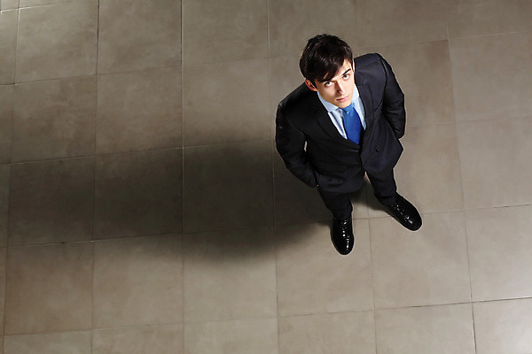 포토 JPG 해외이미지 백인 직업 1 응시 남자 안경 비즈니스 사업가 성공 넥타이 새로움 바닥 관리 한명 서기 사람 정장 걷기 교사 기쁨 표현 비즈니스맨 자신감 우아함 정상 주머니 종업원 가득함 스마트 경영자 길이 경영 수입 정중 해외202004 해외포토 서양인 시선 잡화 옷 감정 컨셉 모션 직장인 리더 파일형식