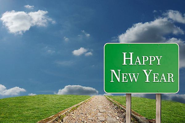 포토 JPG 해외이미지 구름 길 밭 텍스트 하늘 사람없음 초록색 방향 사인 도로표지판 해피뉴이어 수평선 카피스페이스 해외202004 해외포토 자연요소 도로 컬러 농업 공백 새해인사 표지판 파일형식