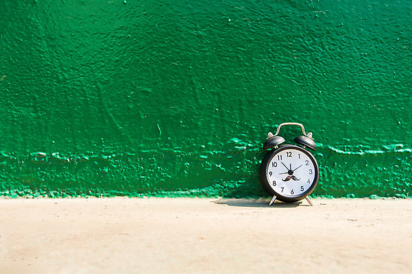 포토 JPG 해외이미지 1 시계 백그라운드 학교 벽지 아침 사람없음 초록색 숫자 검은색 골동품 종 흰색 반지 시간 잠 10 계산 클래식 은색 손목시계 복고 공포 아날로그 타이머 경보 마감 분 압력 옛날 조언 카운트다운 스타일 해외202004 해외포토 주간 문자 교육 컬러 컨셉 장신구 파일형식