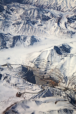 포토 JPG 해외이미지 산업 도로 자연 표면 안테나 풍경 사람없음 야외 환경 금속 골짜기 미국 장비 사막 작업 오픈 구멍 재산 상품 큼 광석 땅 천 철 언덕 날것 조경 계단식 무거움 자원 칠레 남쪽 개발 구리 깊이 로딩 지질학 채석 방식 해외202004 해외포토 교육 길 북아메리카 통신 교통시설 재질 금융 직물 원소 남아메리카 무게 크기 방향 생태계 파일형식