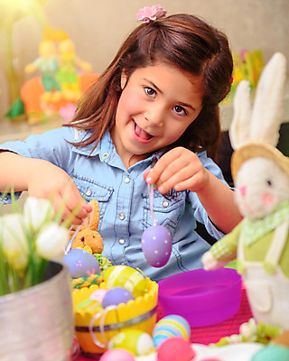 포토 JPG 해외이미지 전통 계절 여자 교육 행복 어린이 장난 학교 놀이 탁자 수업 휴가 부활절 주택 한명 미소 사람 장식 학습 컬러풀 계란 축제 페인트 봄 기쁨 축하 아기 토끼 심볼 그림 만들기 핸드메이드 해외202004 해외포토 1 기념일 감정 컬러 가구 컨셉 포유류 모션 표정 건물 반려동물 알 파일형식