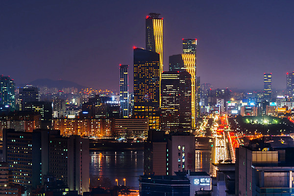 포토 JPG 해외이미지 아시아 여행 비즈니스 건축양식 산 서울 한국 안테나 동양인 풍경 사람없음 건물 금융 도시풍경 탑 텔레비전 어둠 황혼 새벽 도시 센터 N 도심 야간 저녁 장면 지역 대도시 스카이라인 남쪽 해외202004 해외포토 자연요소 건축물 알파벳 건축 나라 통신 인종 경제 전자제품 일몰 방향 파일형식