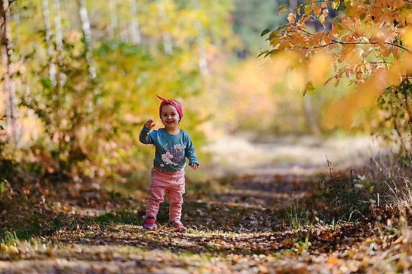포토 JPG 해외이미지 백인 모자 계절 공원 행복 어린이 잎 오렌지 자연 놀이 한명 미소 사람 야외 빨간색 컬러풀 노란색 유행 맑음 재킷 기쁨 가을 아기 황금 숲 작음 9월 10월 내추럴 걸음마 스타일 해외202004 해외포토 서양인 식물 1 잡화 공공시설 감정 컬러 과일 모션 날씨 표정 외투 날짜 크기 생태계 파일형식