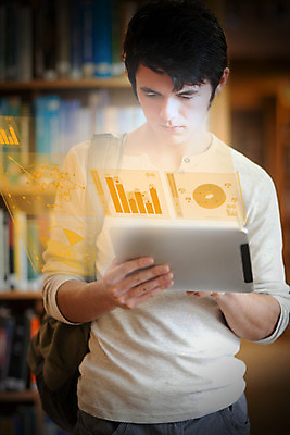 포토 JPG 해외이미지 백인 학생 교육 남자 비즈니스 그래프 미래 책장 실내 한명 서기 학습 태블릿 노란색 디지털 스크린 자료 터치 도서관 집중 분석 대학교 인터페이스 터치스크린 홀로그램 해외202004 해외포토 서양인 1 컬러 가구 컨셉 학교 모션 사람 내부 전자제품 스마트기기 파일형식