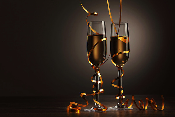 포토 JPG 해외이미지 디자인 기념일 행복 리본 음료 백그라운드 크리스마스 겨울 검은배경 새로움 기념 선물 사랑 사람없음 빛 상자 파티 축제 낭만 축하 알코올 샴페인 샴페인잔 해외202004 해외포토 계절 감정 컨셉 술잔 주류 이벤트 검은색 파일형식