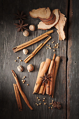 포토 JPG 해외이미지 음식 백그라운드 재료 탁자 건조 요리 사람없음 장식 갈색 주방 조미료 향신료 향 시나몬 해외202004 해외포토 컬러 가구 향미료 파일형식