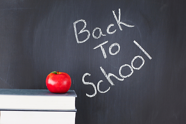 포토 JPG 해외이미지 학생 교육 어린이 백그라운드 교실 학교 사람없음 책 스터디 쌓기 칠판 수확 기록 가르침 사과 분필 정사각형 해외202004 해외포토 도형 농업 과일 모션 사람 학습 초크 파일형식