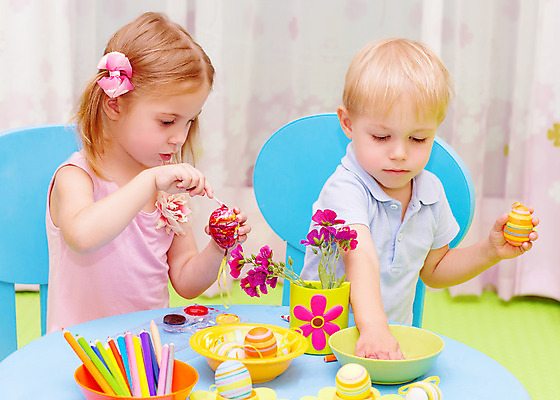 포토 JPG 해외이미지 전통 여자 교육 남자 행복 어린이 2 학교 가족 수업 휴가 부활절 주택 실내 미술 사람 소년 두명 장식 학습 컬러풀 계란 페인트 유치원 방 축하 아기 가르침 그림 소통 걸음마 심각 핸드메이드 해외202004 해외포토 기념일 감정 컬러 컨셉 관계 모션 문화예술 내부 건물 알 파일형식