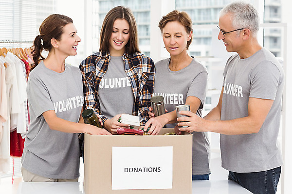 포토 JPG 해외이미지 백인 직업 여자 남자 행복 안경 40대 중년 비즈니스 실내 여러명 20대 상자 봉사 도움 직장인 비즈니스맨 비즈니스우먼 엉덩이 복지 동료 기부 돌봄 참여 힙스터 자선단체 해외202004 해외포토 서양인 잡화 패션 감정 다수 컨셉 관계 모션 사람 청년 성인 내부 신체부위 그룹 사회이슈 자선 파일형식