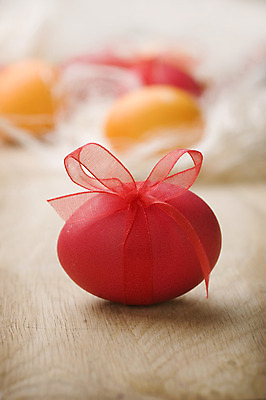 포토 JPG 해외이미지 전통 계절 종교 음식 백그라운드 자연 휴가 부활절 선물 미술 사람없음 목재 장식 빨간색 세로 컬러풀 노란색 계란 축제 치킨 페인트 껍질 흰색 축하 선택 둥지 먹기 심볼 활 내추럴 핸드메이드 국경 해외202004 해외포토 나무 기념일 컬러 컨셉 재료 모션 문화예술 알 생태계 닭고기요리 파일형식