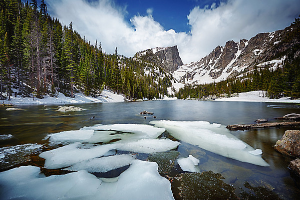포토 JPG 해외이미지 공원 호수 여행 북아메리카 자연 산 국립공원 풍경 사람없음 야외 물 여름 강 얼음 미국 봄 꿈 바위 황무지 숲 6월 서리 장면 북쪽 내추럴 전국 절정 콜로라도 눈내림 해외202004 눈덮임 해외포토 자연요소 계절 공공시설 컨셉 눈_날씨 아메리카 돌_바위 날짜 방향 생태계 파일형식