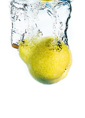 포토 JPG 해외이미지 음식 조각 백그라운드 컨셉 다이어트 과일 모션 실내 식이요법 사람없음 물 힘 거품 폭포 젖음 추위 신선 액체 개울 떨어짐 흰배경 유기농 분무기 내추럴 고립 바이오 스플래쉬 해외202004 해외포토 자연요소 웰빙 자연 건강 내부 강 흰색 파일형식