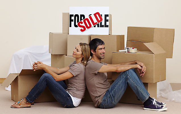 포토 JPG 해외이미지 커플 여자 남자 행복 벽 백그라운드 가족 모션 남편 새로움 바닥 아파트 주택 함께함 실내 사랑 사람 앉기 성인 두명 상자 방 흰색 청바지 잡기 아내 플랫 짐싸기 판지 해외202004 해외포토 감정 컬러 컨셉 바지 관계 내부 건물 파일형식