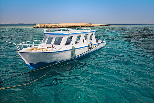 포토 JPG 해외이미지 물결 스포츠 바다 섬 여행 자연 하늘 휴가 휴식 항해 이집트 사람 풍경 사람없음 야외 빨간색 물 여름 파란색 여행객 수중 수영 침묵 만 투명 거친 스노클링 산호 휴양지 다이빙 함선 장면 암초 석호 발견 추적 깊이 터키석 해외202004 해외포토 자연요소 계절 컬러 컨셉 배_교통 모션 아프리카 소리 장소 수상스포츠 자포동물 보석 생태계 수중스포츠 파일형식