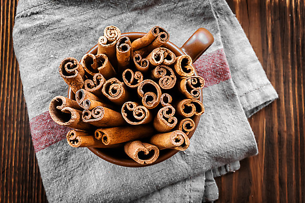 포토 JPG 해외이미지 음식 백그라운드 재료 탁자 요리 사람없음 컵 갈색 주방 나뭇가지 조미료 막대기 달콤 향신료 오브젝트 향료 향 시나몬 해외202004 해외포토 나무 식기 컬러 가구 맛 향기 냄새 향미료 파일형식