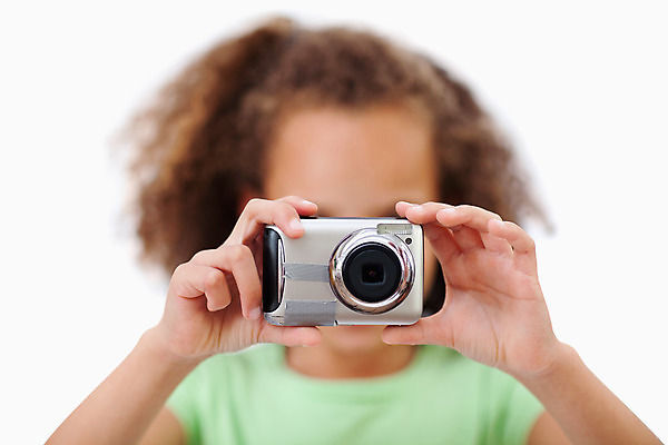 포토 JPG 해외이미지 스튜디오촬영 백인 응시 여자 어린이 놀이 한명 들기 상반신 취미 앞모습 학습 카메라 사진촬영 잡기 사진사 흰배경 소녀한명만 해외202004 해외포토 서양인 1 시선 교육 뷰포인트 백그라운드 모션 실내 사람 전자제품 촬영 흰색 작가 여자한명만 소녀만 파일형식