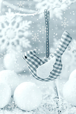 포토 JPG 해외이미지 계절 백그라운드 크리스마스 겨울 공 새로움 기념 매달리기 사람없음 장식 빛 반짝임 축제 장식볼 흰색 눈송이 우아함 은색 12월 해외202004 해외포토 기념일 컬러 컨셉 모션 눈_날씨 날짜 파일형식