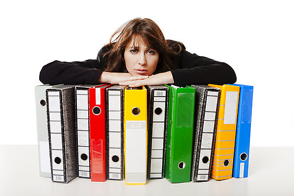 포토 JPG 해외이미지 응시 여자 엎드리기 백그라운드 스트레스 피곤 한명 사람 앉기 상반신 성인 앞모습 쌓기 잡기 업무 비즈니스우먼 좌절 흰배경 폴더 업무과다 비서 문제 과부하 성인여자한명만 해외202004 해외포토 직업 1 시선 감정 뷰포인트 컨셉 비즈니스 모션 흰색 작업 직장인 파일 여자한명만 성인여자만 파일형식