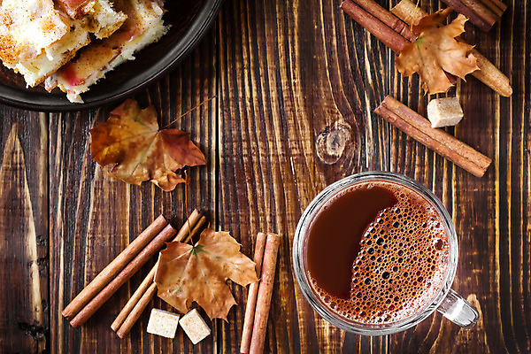 포토 JPG 해외이미지 커피 음료 음식 백그라운드 겨울 유리 탁자 디저트 따뜻함 사람없음 컵 갈색 쿠키 케이크 초콜릿 거품 가을 뜨거움 액체 달콤 코코아 카카오 맛있는 해외202004 해외포토 식기 계절 컬러 가구 재질 맛 파일형식