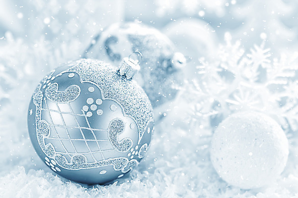 포토 JPG 해외이미지 계절 크리스마스 겨울 공 새로움 기념 매달리기 선물 사람없음 장식 빛 반짝임 축제 장식볼 흰색 눈송이 우아함 은색 12월 해외202004 해외포토 기념일 컬러 컨셉 모션 눈_날씨 날짜 파일형식