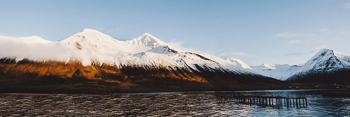 포토 JPG 해외이미지 바다 여행 겨울 자연 하늘 산 파노라마 북유럽 아이슬란드 풍경 사람없음 야외 가로 초록색 물 파란색 관광지 햇빛 반사 환경 얼음 고요 추위 북극 언덕 빙하 서리 장면 북쪽 내추럴 산악지대 절정 눈내림 해외202004 해외포토 자연요소 계절 유럽 컬러 눈_날씨 촬영기법 태양 극지방 방향 생태계 파일형식